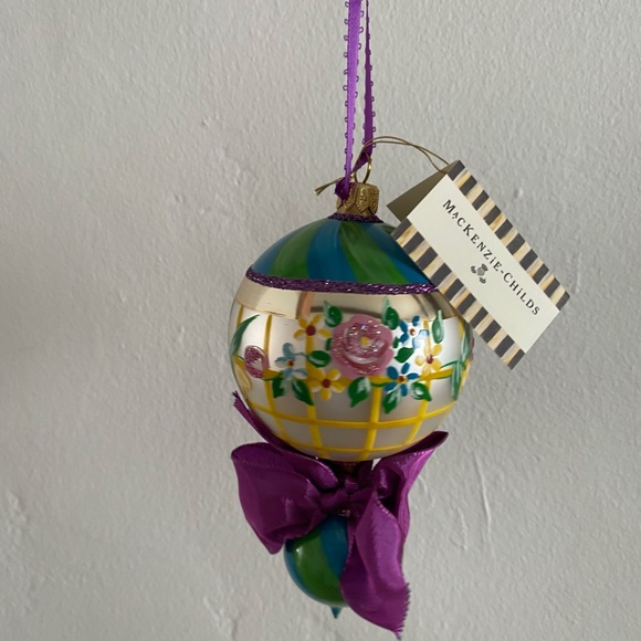 MacKenzie-Childs Heirloom Hand-painted Glass Ornament. RARE FIND! - Picture 2 of 4